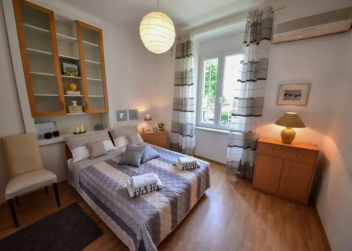 Viola Apartment *