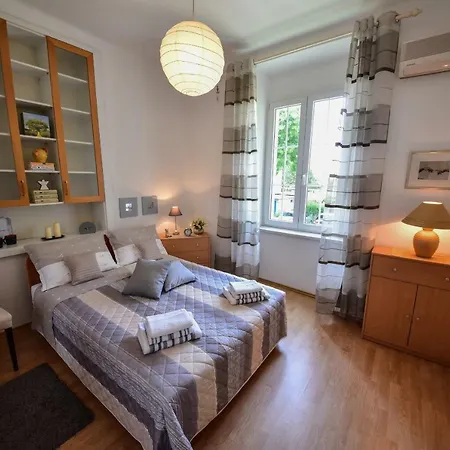 Viola Apartment *
